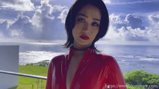 Japanese Domina R in latex under the sky